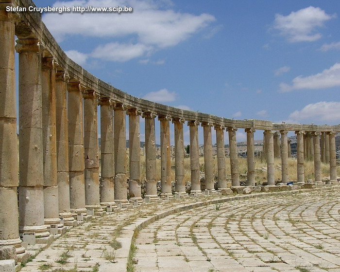 Jerash - Forum Het ovale forum met zijn zuilengallerijen. Stefan Cruysberghs